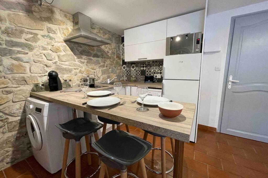 Le Jad Joli F2 Proche Gare, Arenes Avec Terrasse Privee Apartment Nimes Exterior photo